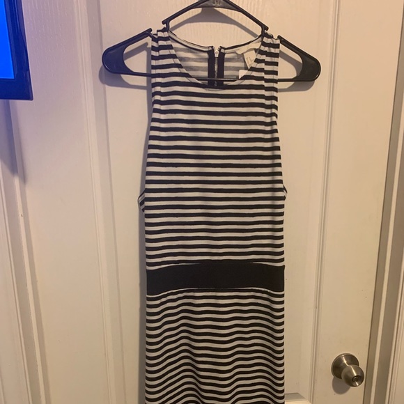 H&M Open Back Dress - Picture 2 of 2